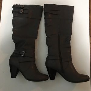 NWT Clark’s Grey Knee Boots